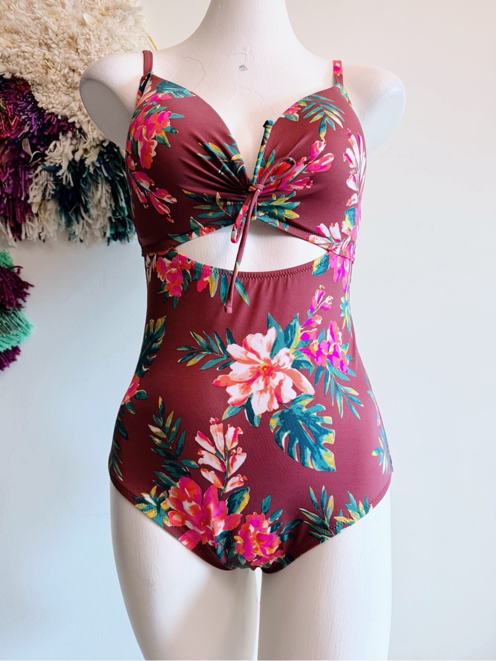 Shade & Shore 34DD Tropical Floral Cutout One Piece Swimsuit NWOT